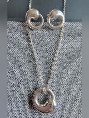 Tiffany & Co. Sterling Silver Infinity Circle Pendant Necklace and Earring Set